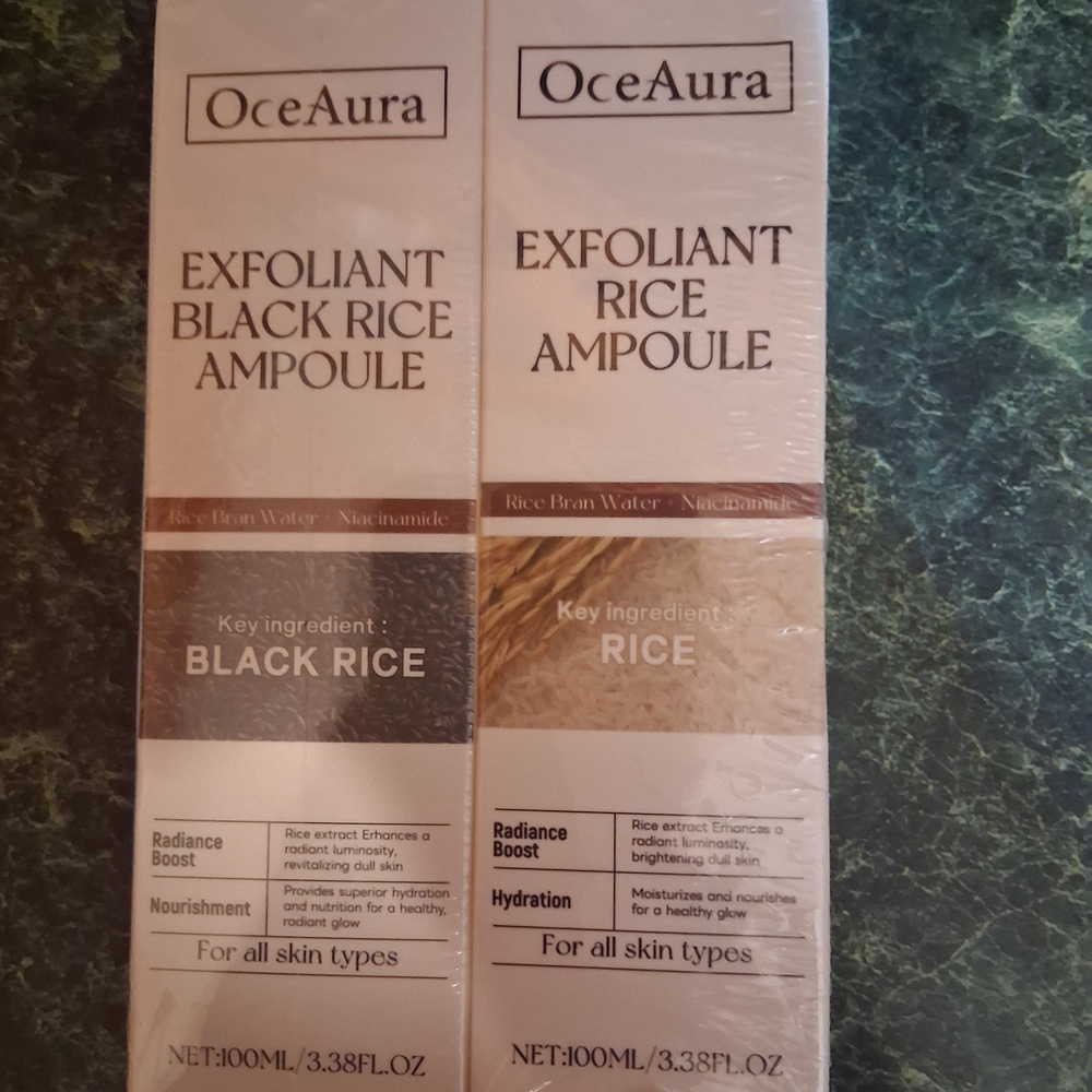 Aura Exfoliant Black Rice Ampoule - White and Black